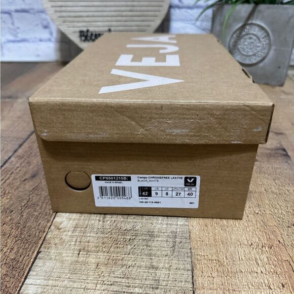 VEJA CAMPO CHROMEFREE LEATHER BLACK WHITE new with box main image 15